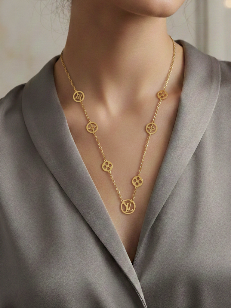 گردنبند LV